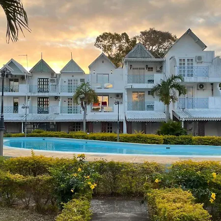 Pereybere 3 Bedroom Beach Apartment